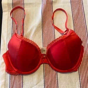 Calvin Klein 32C Underwire Bra